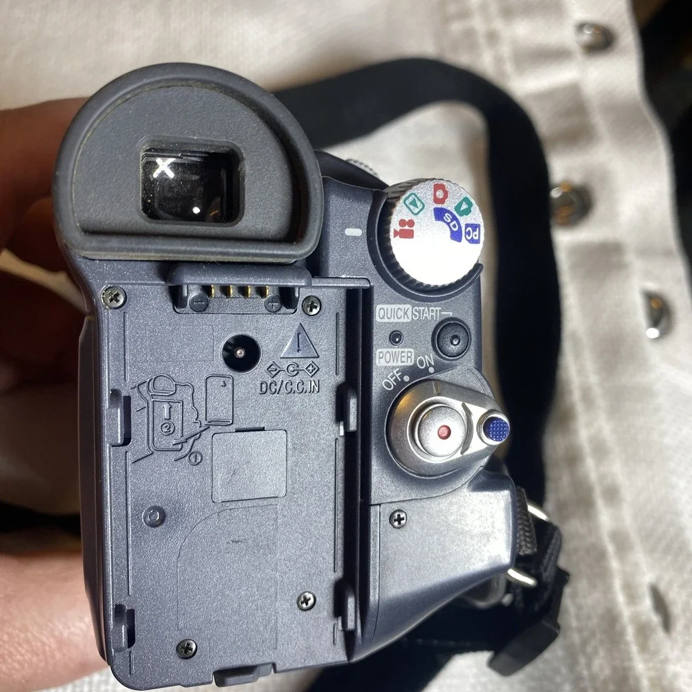 Panasonic PV-GS12 Mini DV Hybrid Camcorder No Battery/Charger- For Parts-Tested